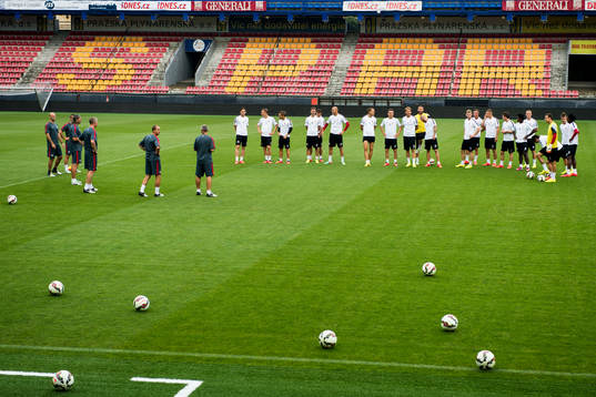 Sparta Prag tränar på Generali Arena