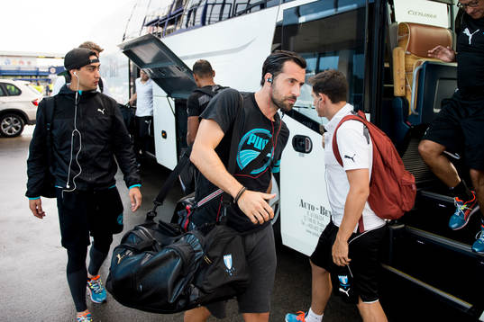 Malmö FFs Amin Nazari ((tv) och Matias Concha (th)