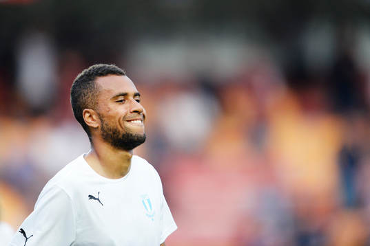 Malmö FFs Isaac Kiese Thelin värmer upp