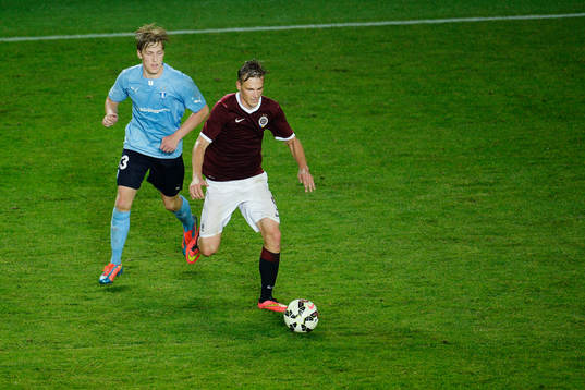 Malmö FFs Emil Forsberg mot Sparta Prags Bořek Dočkal