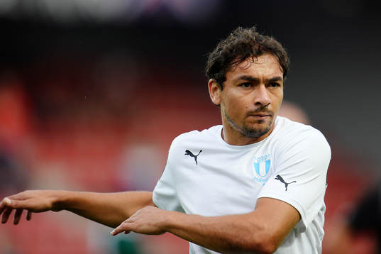 Malmö FFs Ricardo Ferreira Da Silva värmer upp