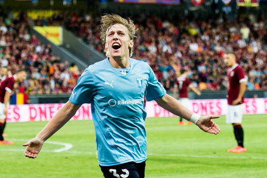 Malmö FFs Emil Forsberg jublar