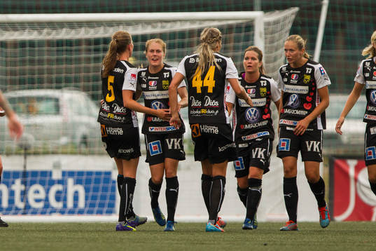 Umeås spelare jublar