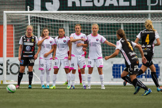 Umeås Elin Landström frispark