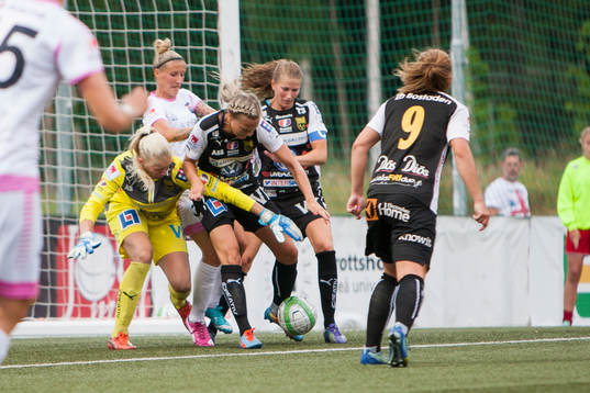 Stökigt framför Umeås mål