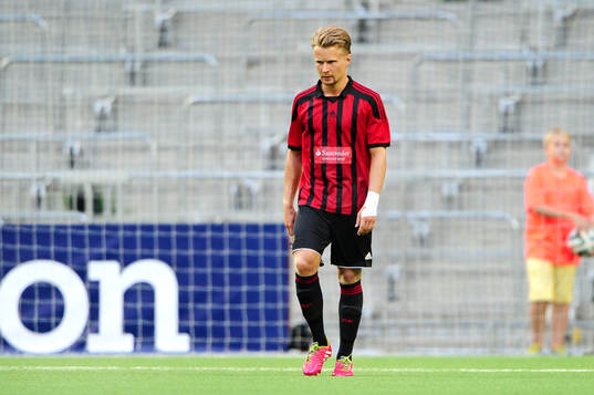 Brommapojkarnas Jacob Une Larsson deppar