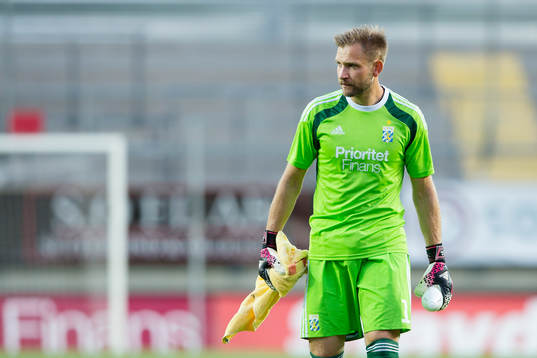 IFK Göteborgs målvakt John Alvbåge deppar