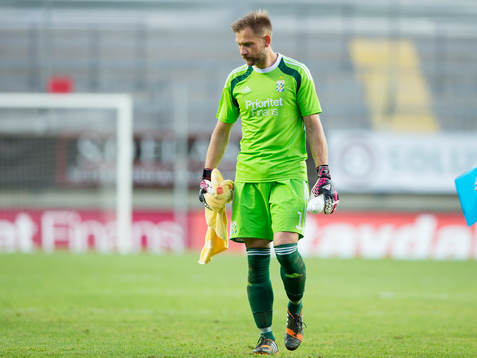 IFK Göteborgs målvakt John Alvbåge deppar