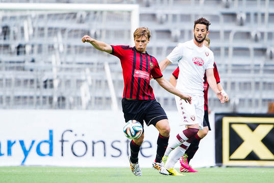 Brommapojkarnas Jesper Karlström och Torinos Cesare Bovo