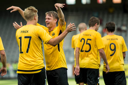 Elfsborgs Simon Hedlund och Per Frick jublar