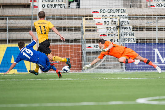 Hafnarfjördurs Steven Lennon kvitterar till 1-1
