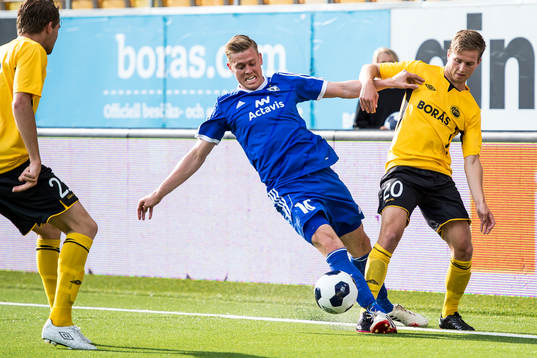 Hafnarfjördurs Jon Jonsson och Elfsborgs Adam Lundqvist