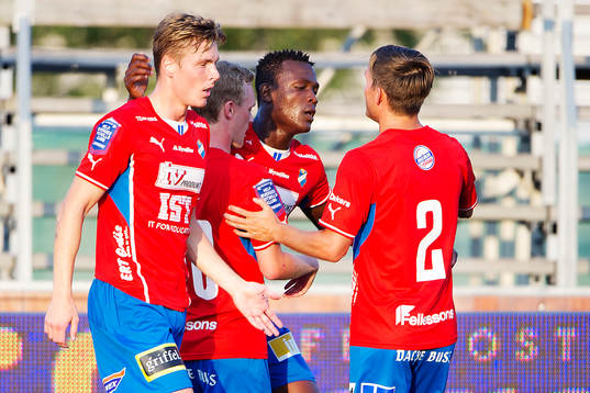 Östers spelare jublar