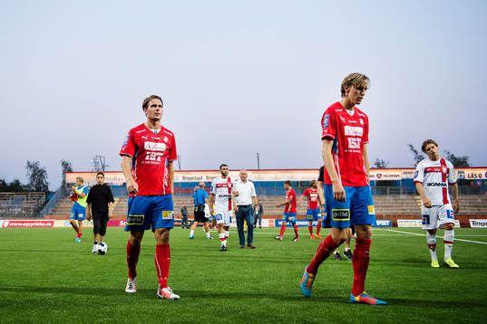 Östers Freddy Söderberg och Joakim Lindner deppar när