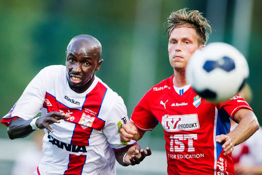 Bläddra bland fler bilder av Fotboll, Superettan, Assyriska - Öster