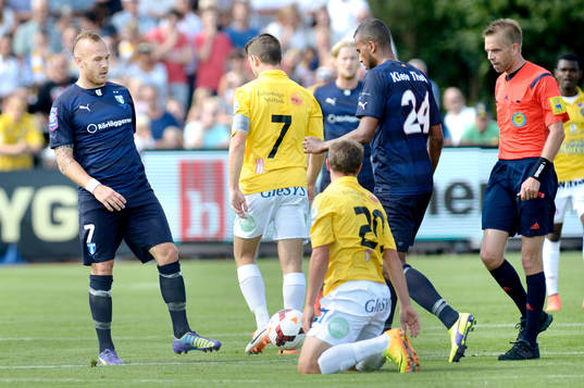Malmö FFs Magnus Eriksson och Falkenbergs Calle Wede