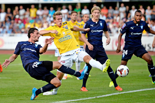 Malmö FFs Agon Mehmeti gör 2-1