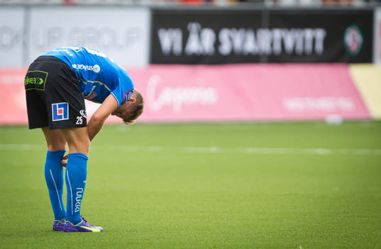 Halmstads Richard Magyar gör självmål och deppar