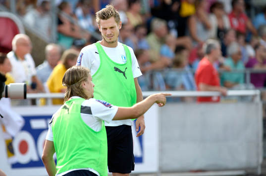 Malmö FFs Markus Halsti och Markus Rosenberg värmer upp