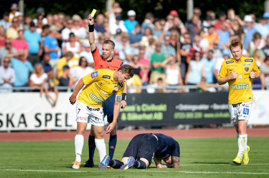 Falkenbergs David Svensson varnas av domare Johan Hamlin