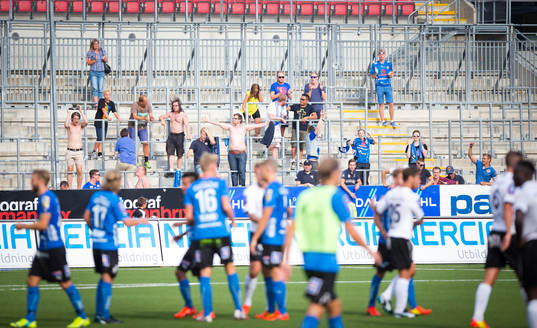 Halmstads Eric Smith gör 1-2 i slutet av matchen och