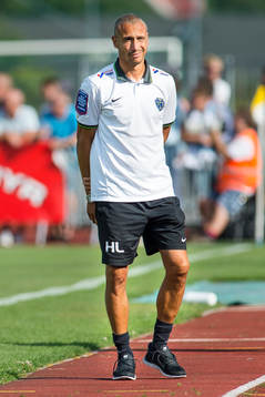 Falkenbergs tränare Henrik Larsson deppar