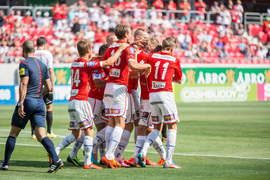 Bläddra bland fler bilder av Fotboll, Allsvenskan, Kalmar - Brommapojkarna