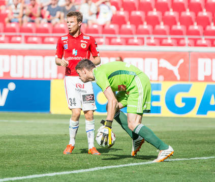 Kalmars Måns Söderqvist och Brommapojkarnas Davor Blazevic