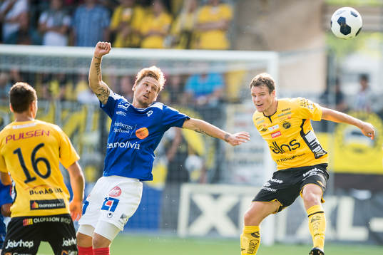 Elfsborgs Henning Hauger och Åtvidabergs Martin Christensen