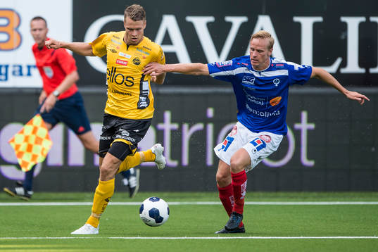 Elfsborgs Viktor Claesson och Åtvidabergs Andreas Dahlén