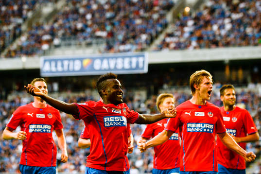 Helsingborgs David Accam jublar