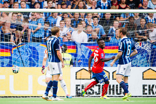 Helsingborgs David Accam jublar