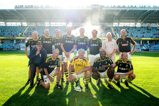 AIKs lag i veteranmatchen innan fotbollsmatchen i