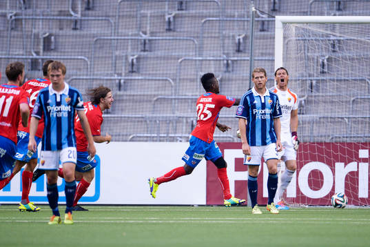 Helsingborgs David Accam jublar