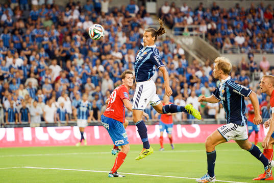 Djurgårdens Aleksandar Prijovic nickar in 2-2