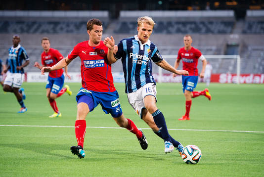 Helsingborgs Jesper Björkman utmanas av Djurgårdens