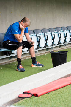 Malmö FFs tränare Åge Hareide ser bekymrad ut