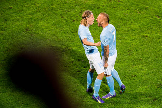 Malmö FFs Pawel Cibicki och Magnus Eriksson jublar