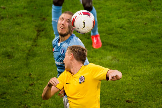 Malmö FFs Anton Tinnerholm nickar