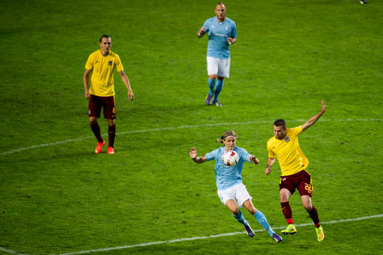 Malmö FFs Pawel Cibicki mot Sparta Prags Josef Hušbauer