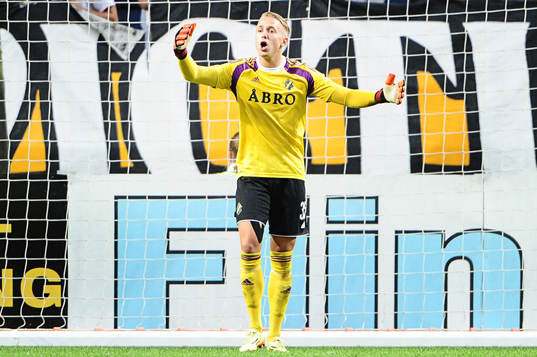 s målvakt Patrik Carlgren deppar