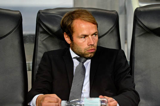 s tränare Andreas Alm deppar