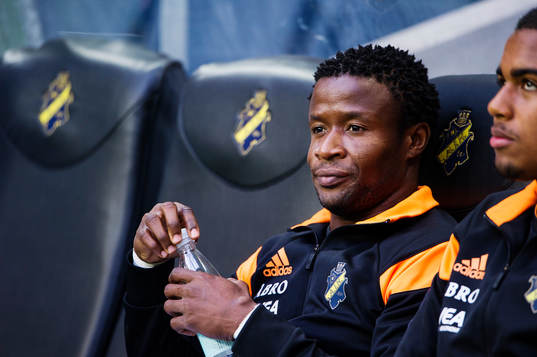 s Kennedy Igboananike på bänken