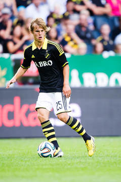 s Sam Lundholm