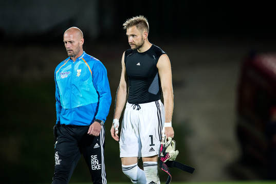 IFK Göteborgs målvakt John Alvbåge deppar