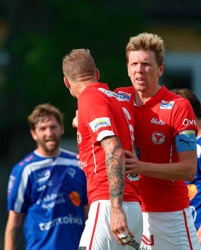 Kalmars Marcus Nilsson reagerar och stoppas av Kalmars