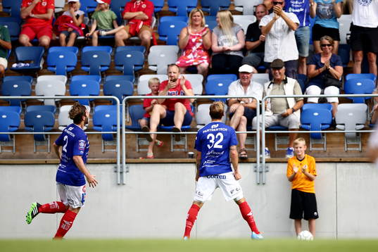 Målskytt Åtvidabergs Martin Christensen och Allan