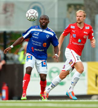 Åtvidabergs John Owoeri och Kalmars Markus Thorbjörnsson