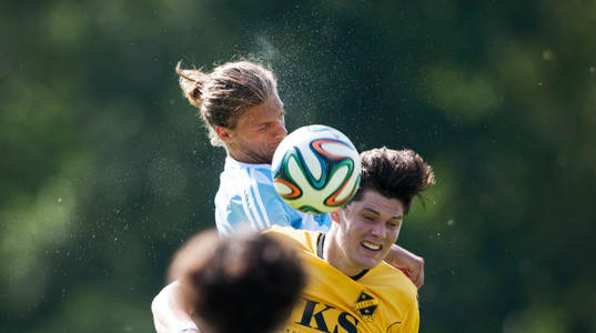 Hässleholms Linus Karlsson i matchen i division 3 mellan