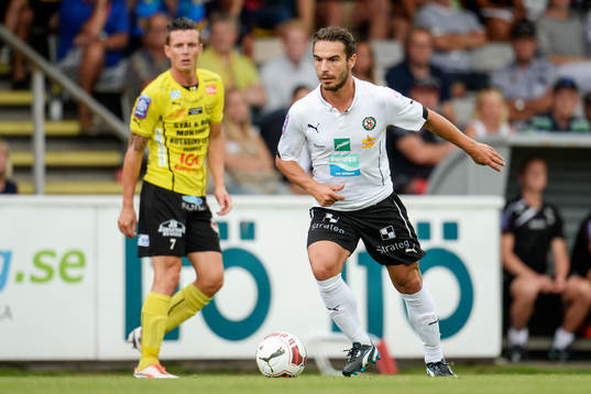 Örebros Nordin Gerzic och Mjällbys Kristian Haynes